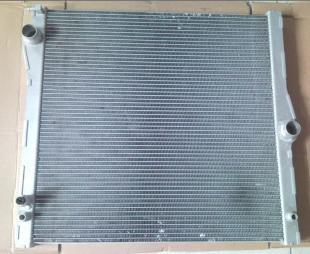 供應寶馬X5E70 水箱散熱器17117585036_汽摩配件_世界工廠網(wǎng)中國產(chǎn)品信息庫