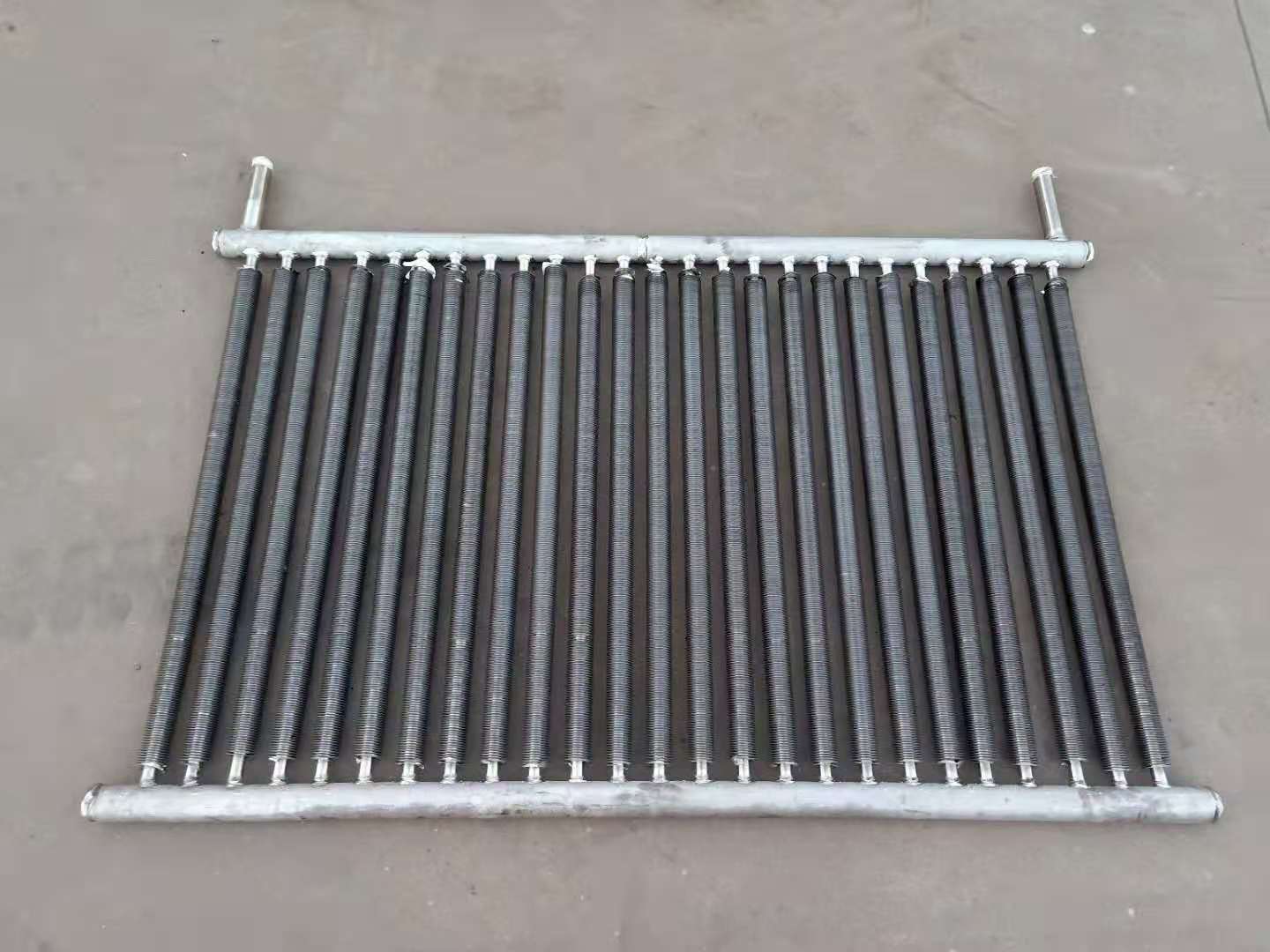 工業(yè)烘干機(jī)高效散熱方案 蒸汽散熱器與導(dǎo)熱油箱的完美結(jié)合